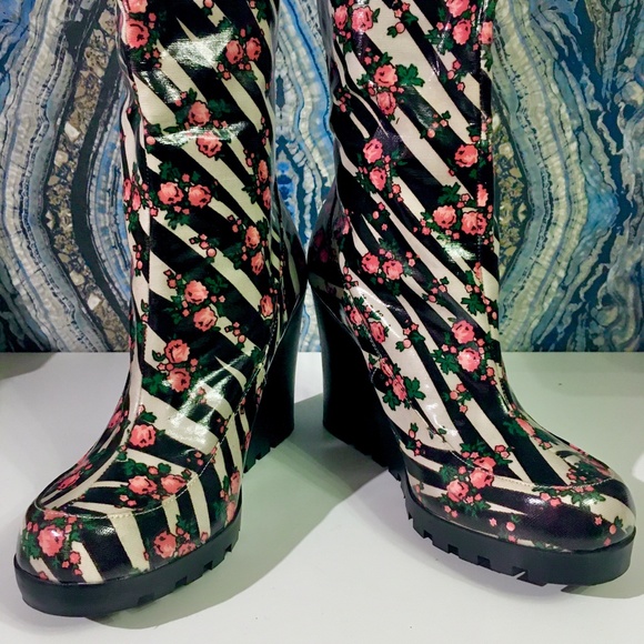 SOLD Betseyville Betsey Johnson Tall Knee Wedge Rain Boots Animal Floral Roses - Picture 4 of 7